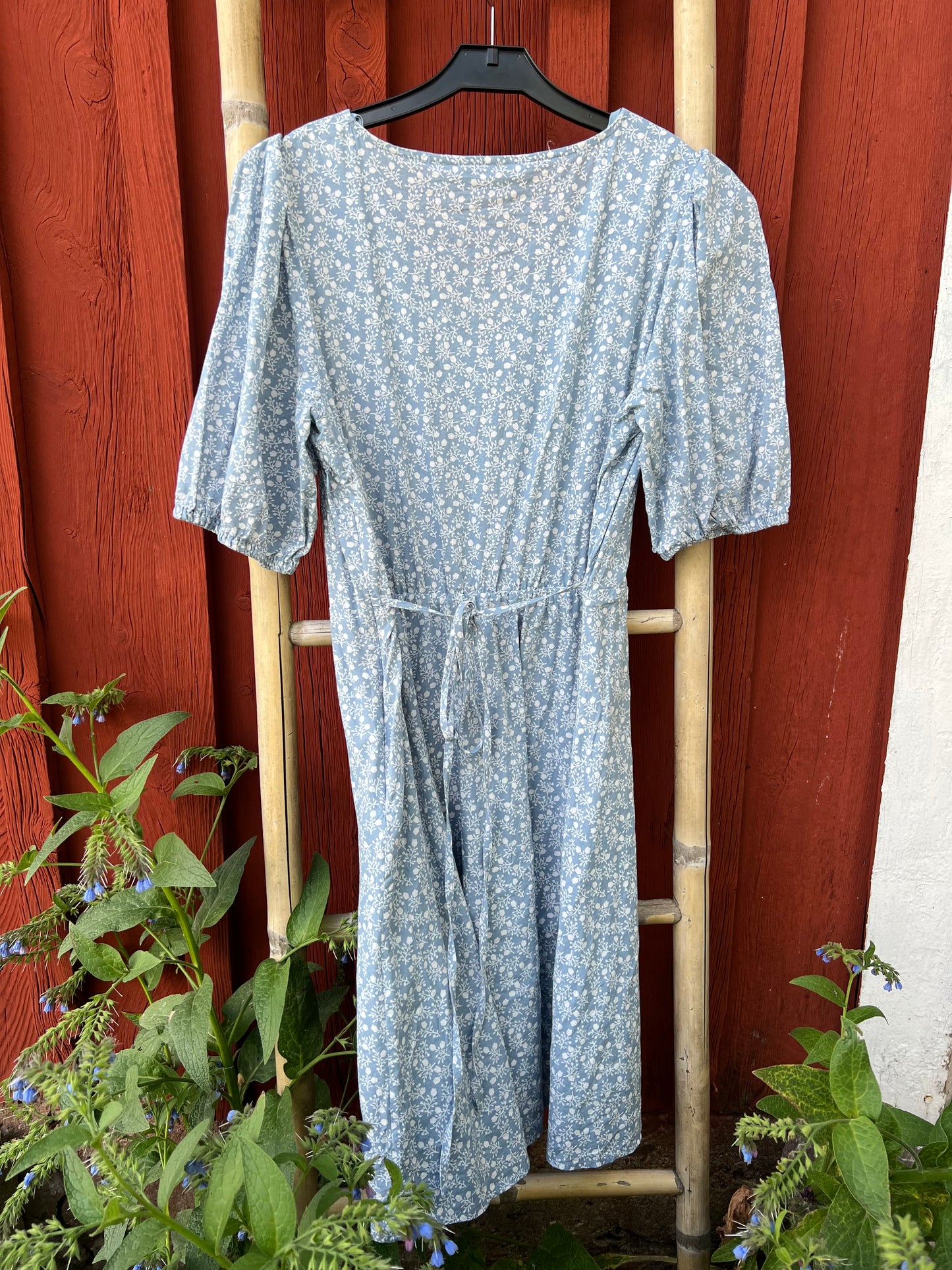 Blåvit klänning &Otherstories