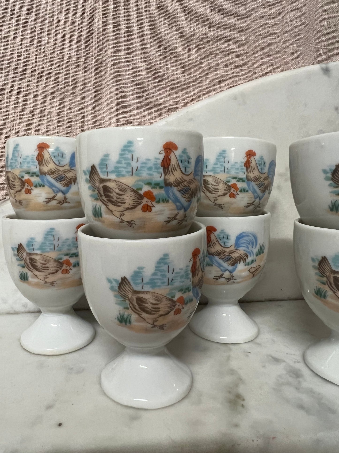 8 äggkoppar på fot