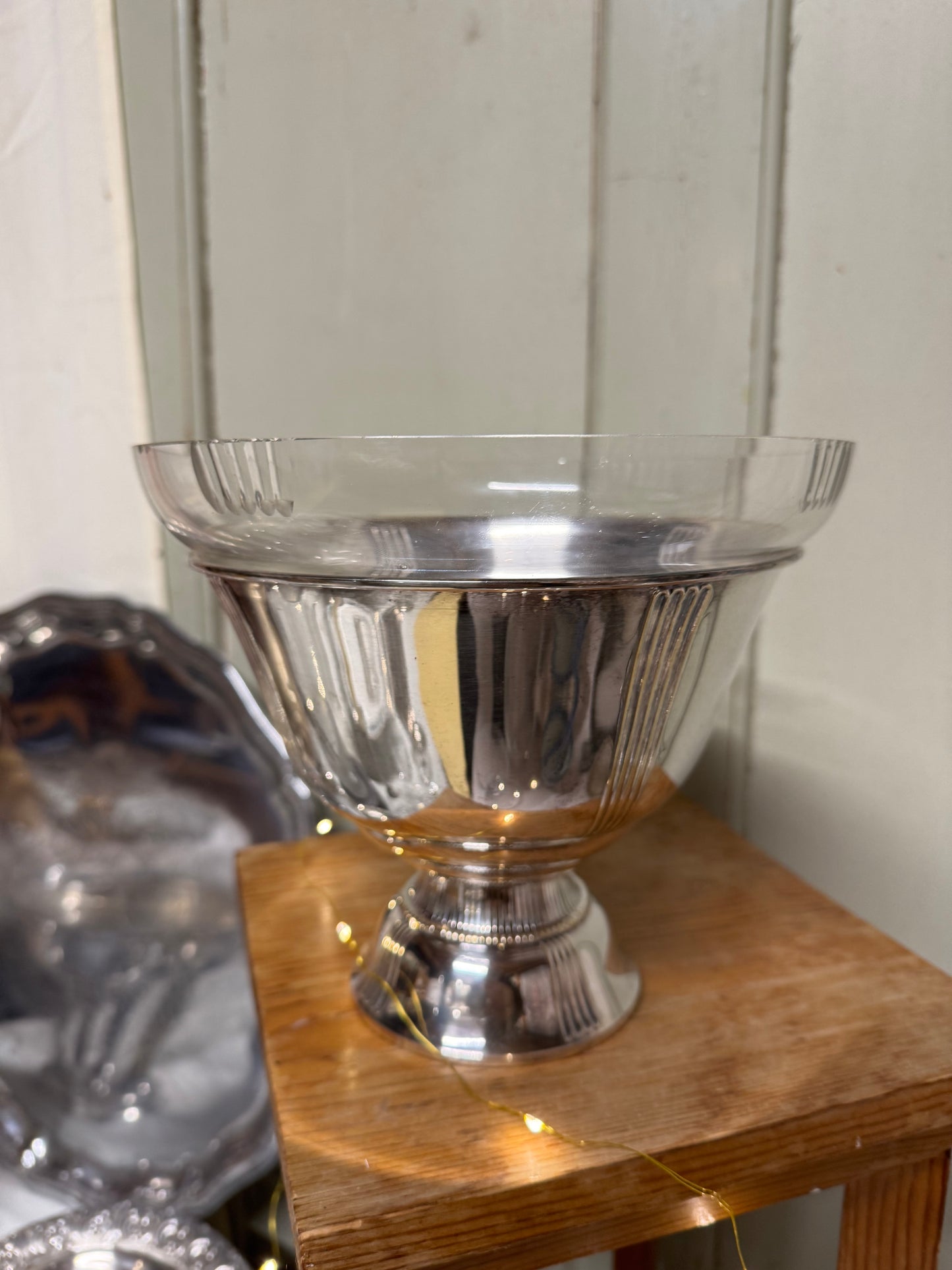 Silverskål på fot med glasinsats