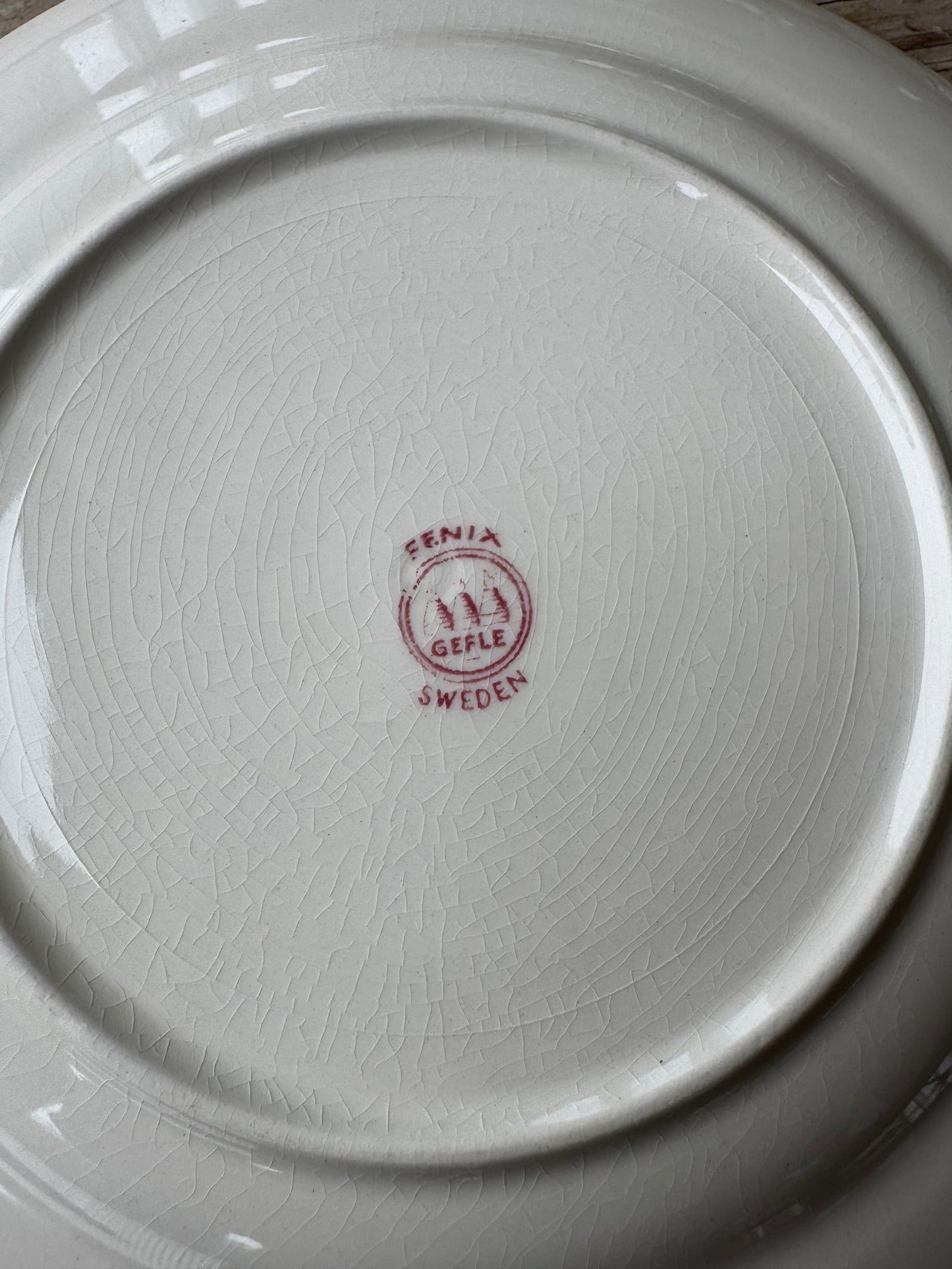 Tallrik rött porslin Fenix Gefle Sweden