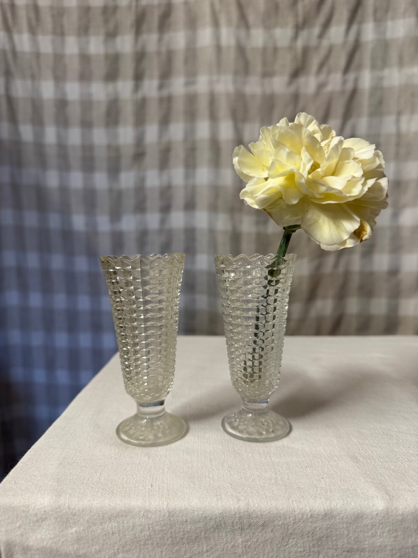 2st småvaser i pressglas