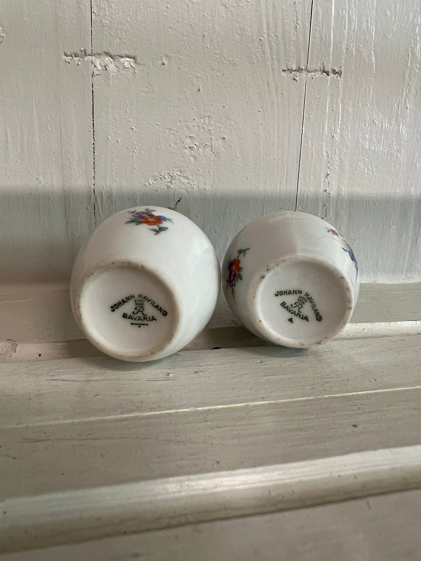 Salt och peppar i porslin med blommor - Bavaria