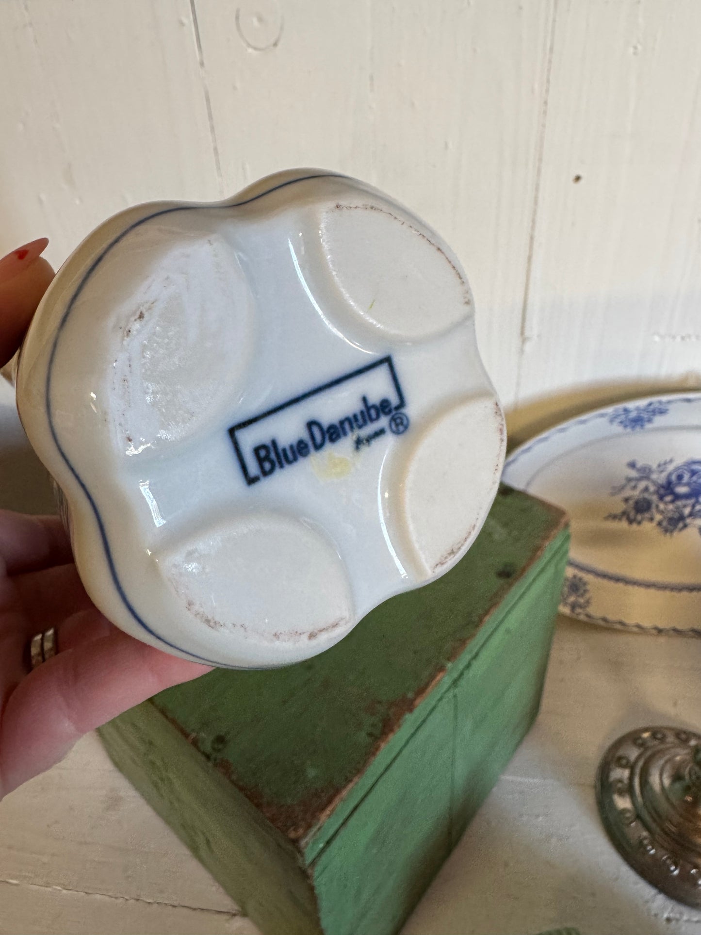 Blåvit kanna, Blue Danube