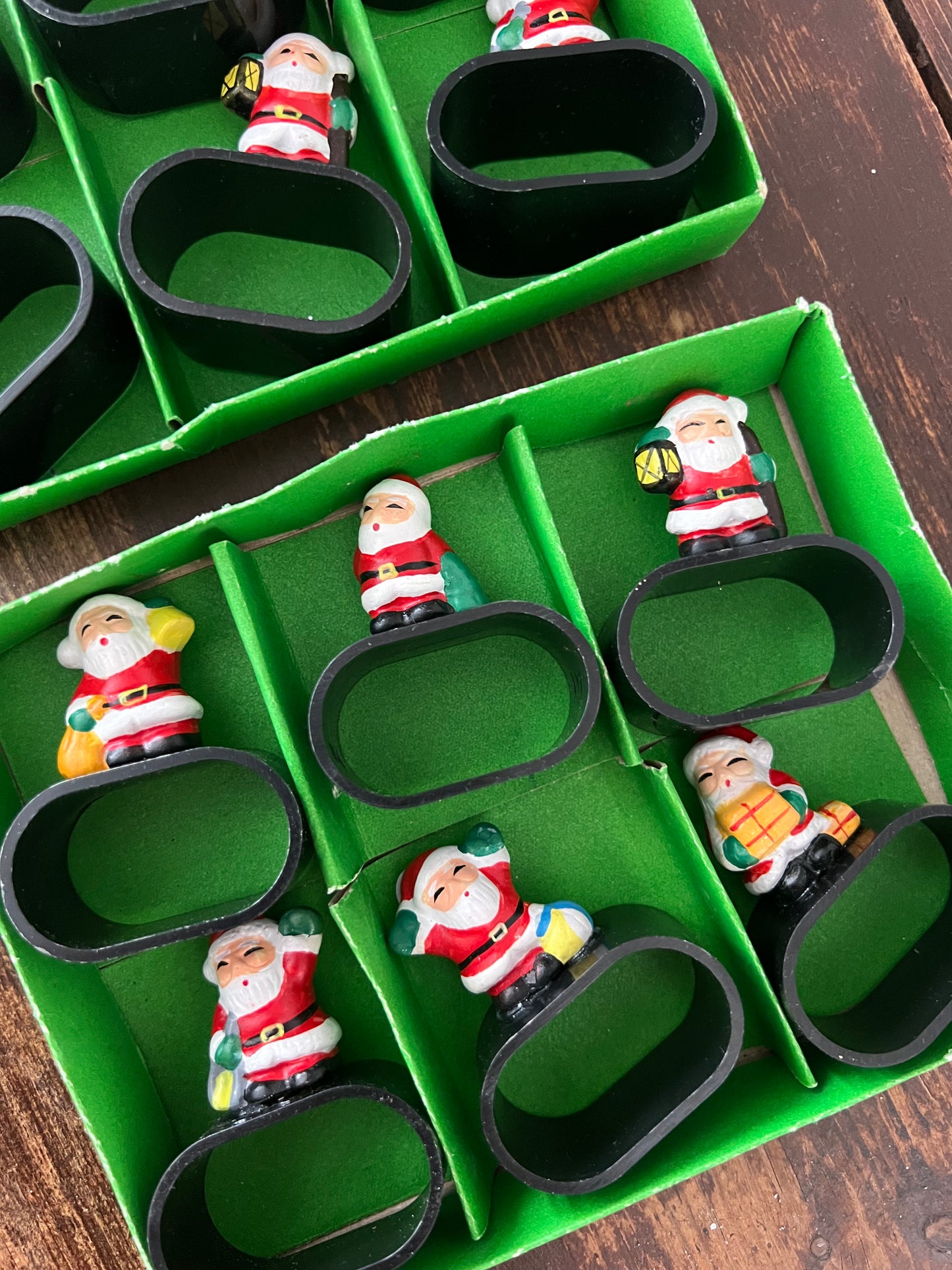 12 servettringar tomtar