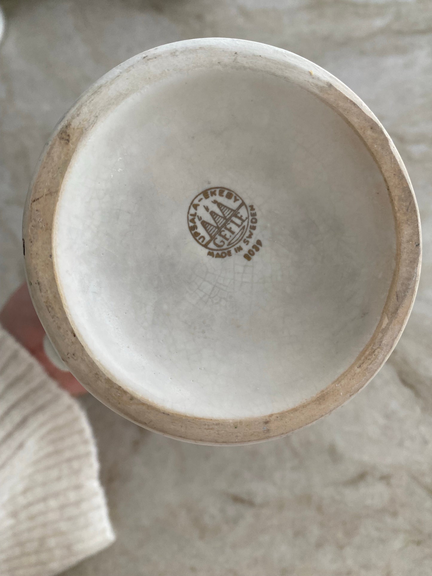 Guldprickig kanna från Arthur Percy by Gefle (fast utan repor)