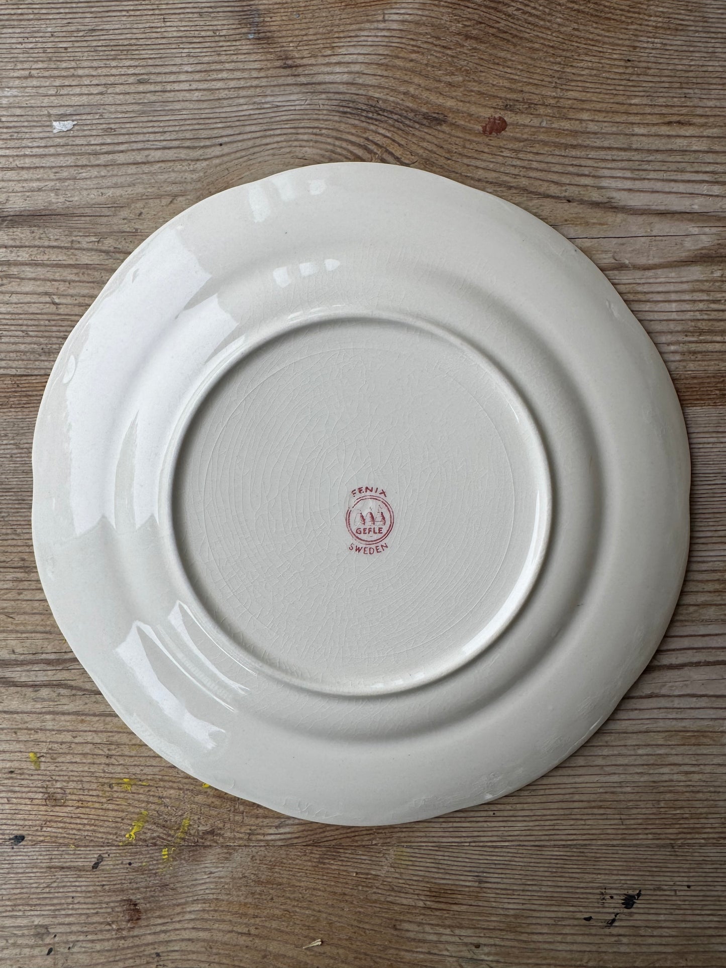 Tallrik rött porslin Fenix Gefle Sweden