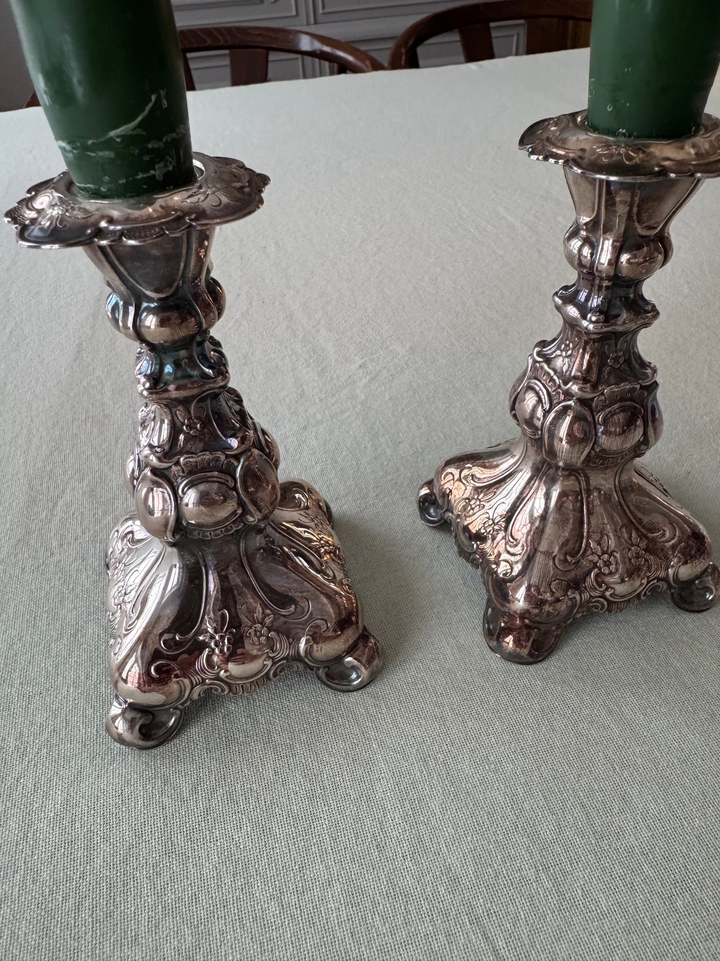 Paret ljusstakar i nysilver