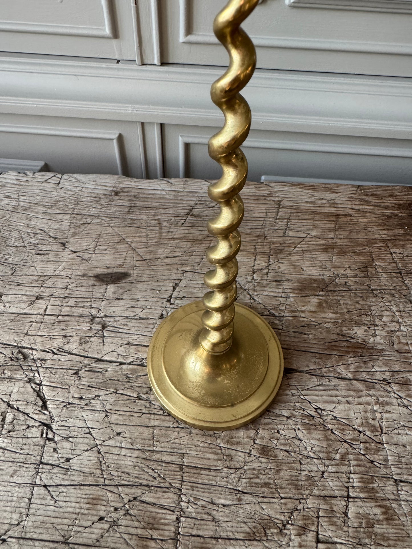 Swirlad mässingsljusstake