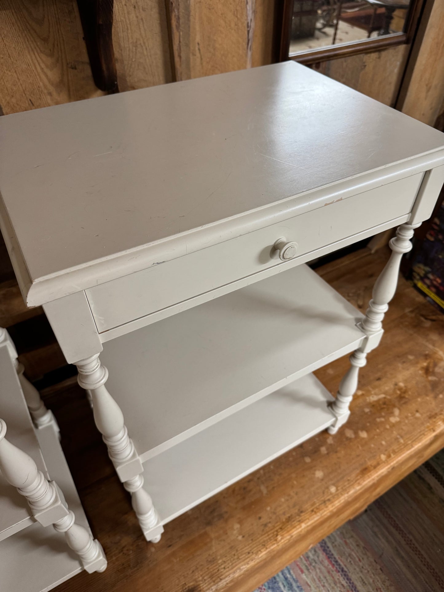 Paret sängbord, 1900-tal