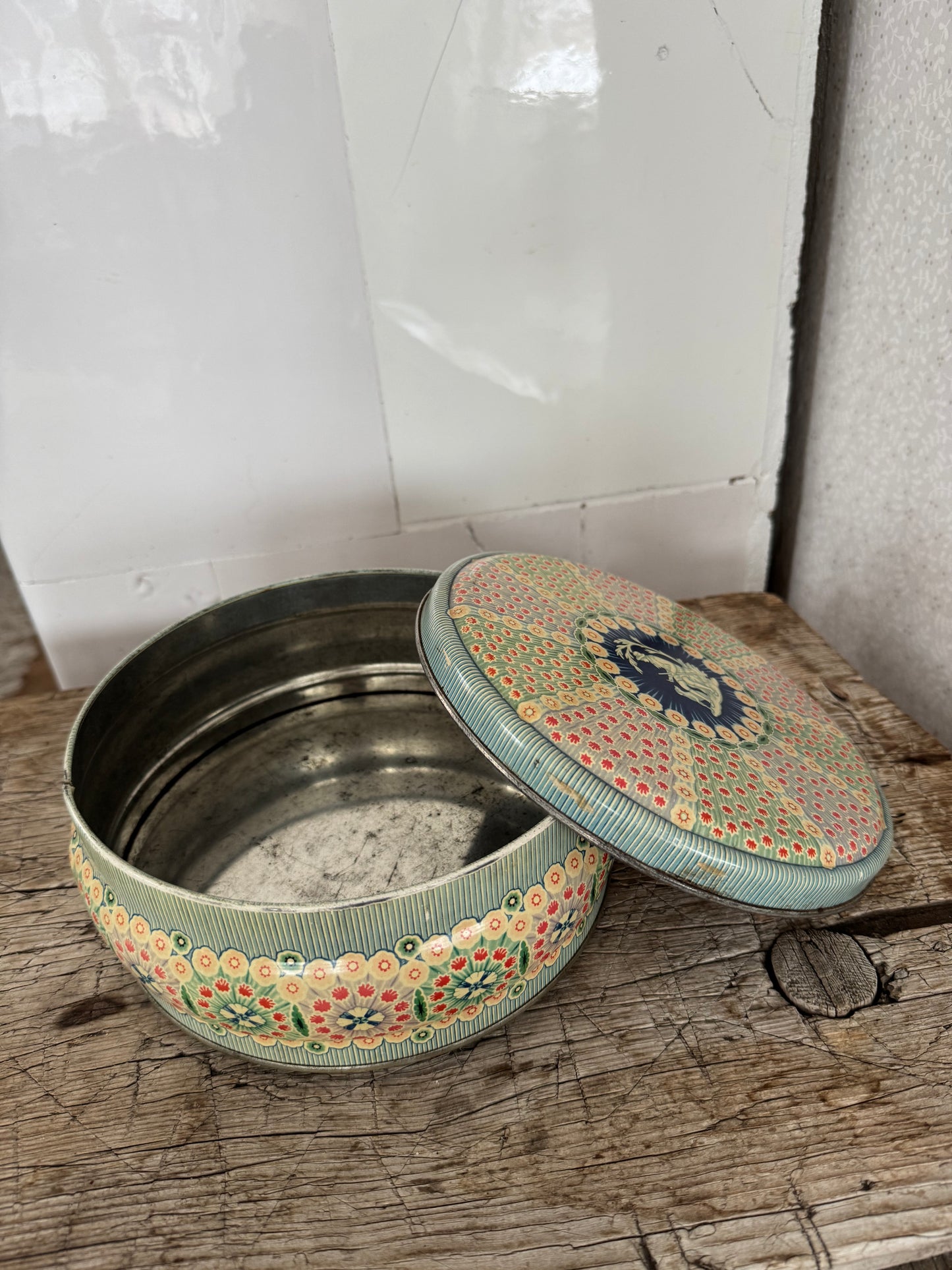 Plåtburk - rund pastell