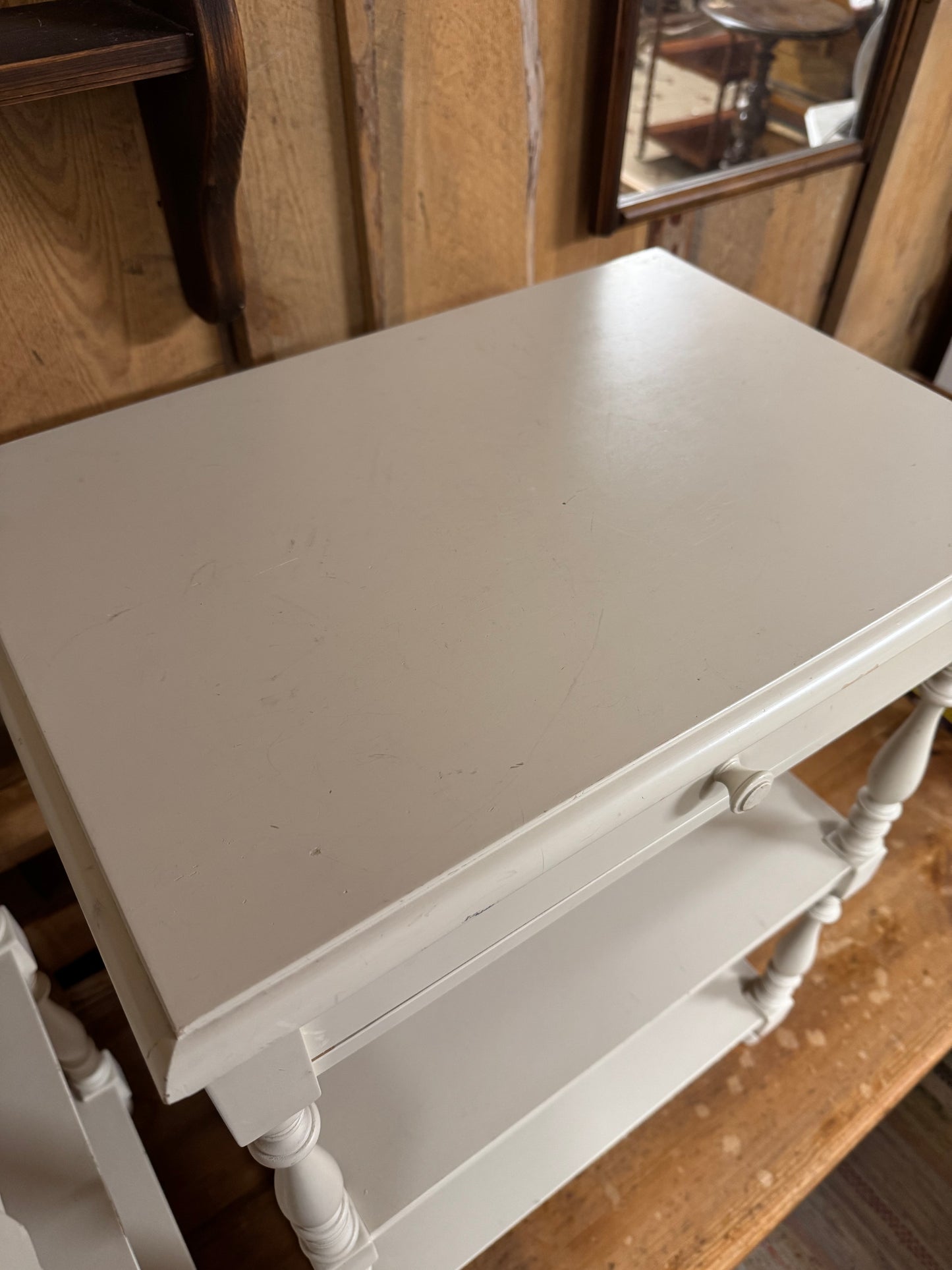 Paret sängbord, 1900-tal