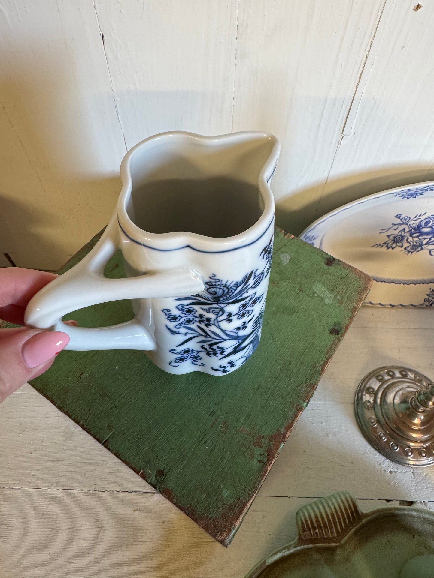 Blåvit kanna, Blue Danube