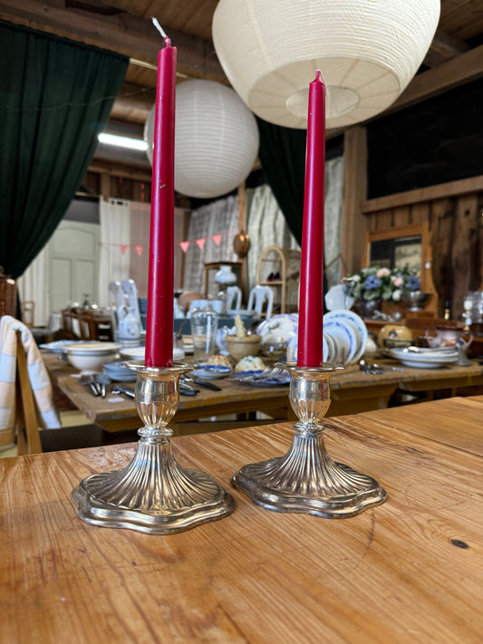 Paret tyngre ljusstakar