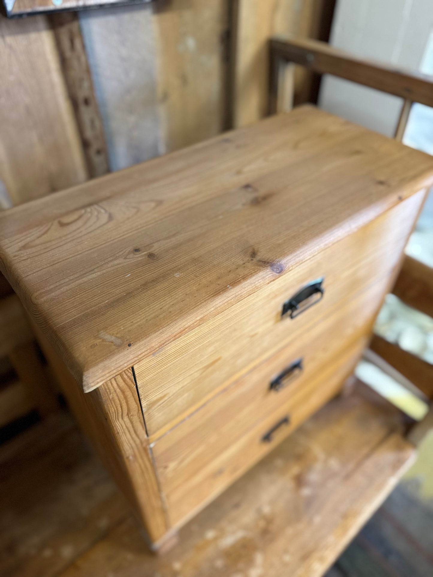 Mindre trären byrå