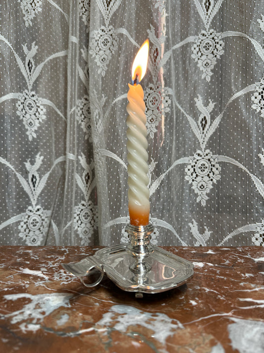 Silverljusstake på fot med handtag, stämpel