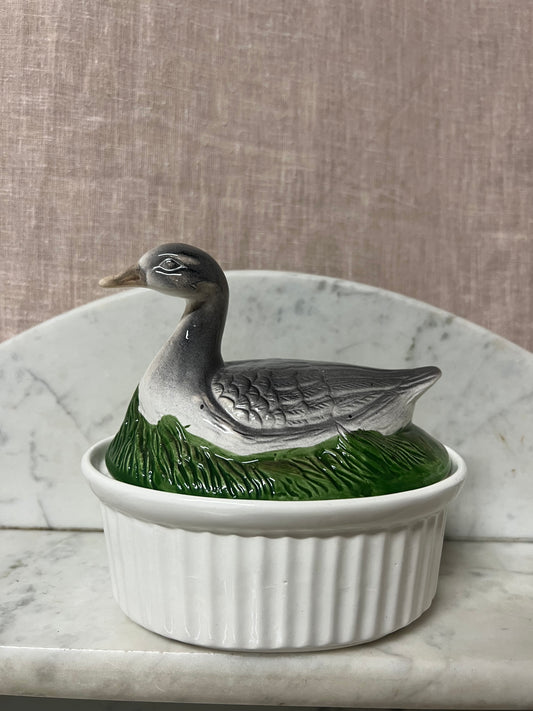 And - äggömma i porslin