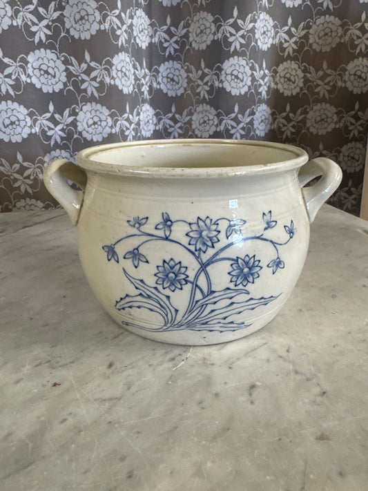 Gustafsberg krus i stenmassa med hänklar