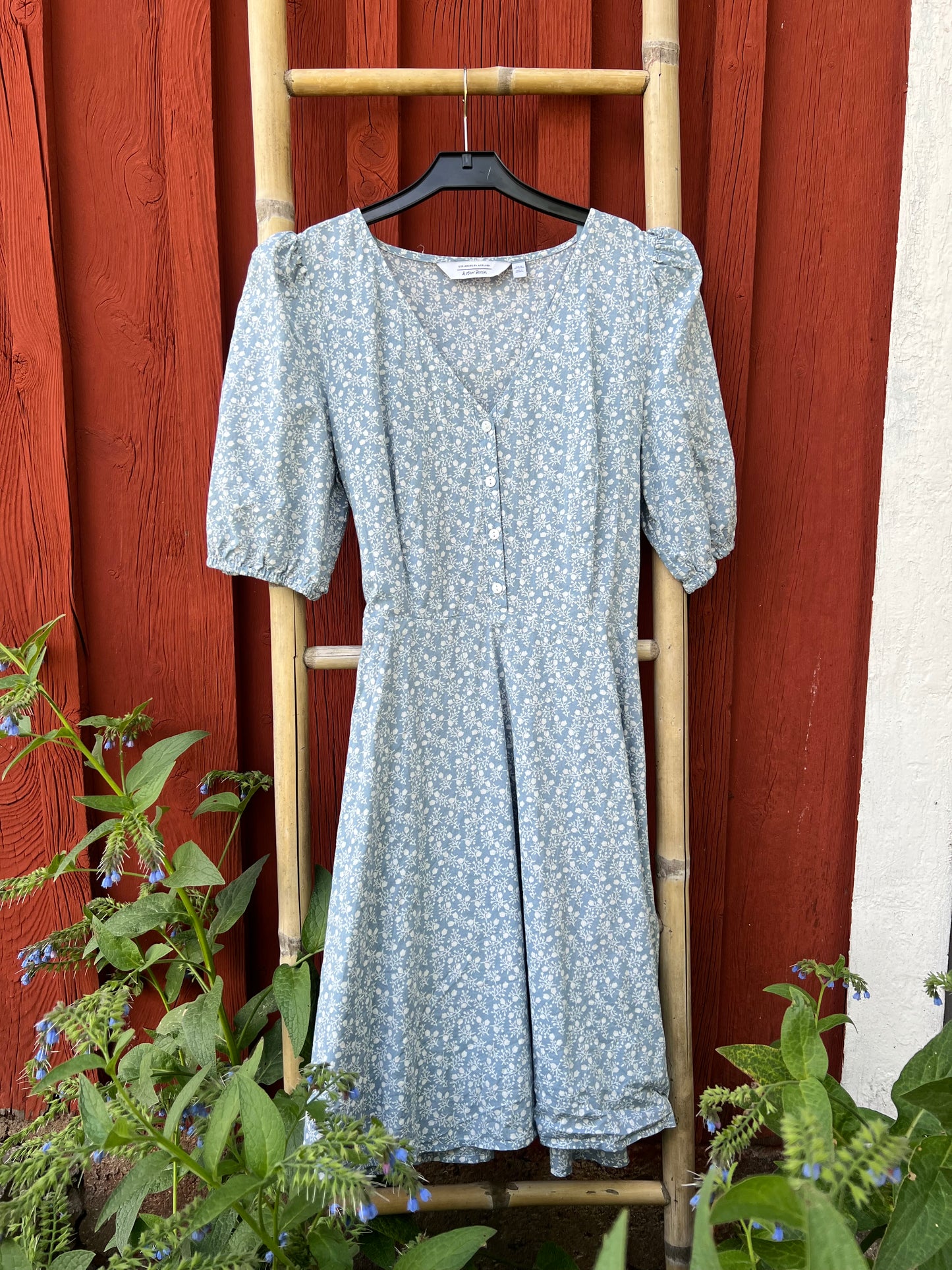 Blåvit klänning &Otherstories