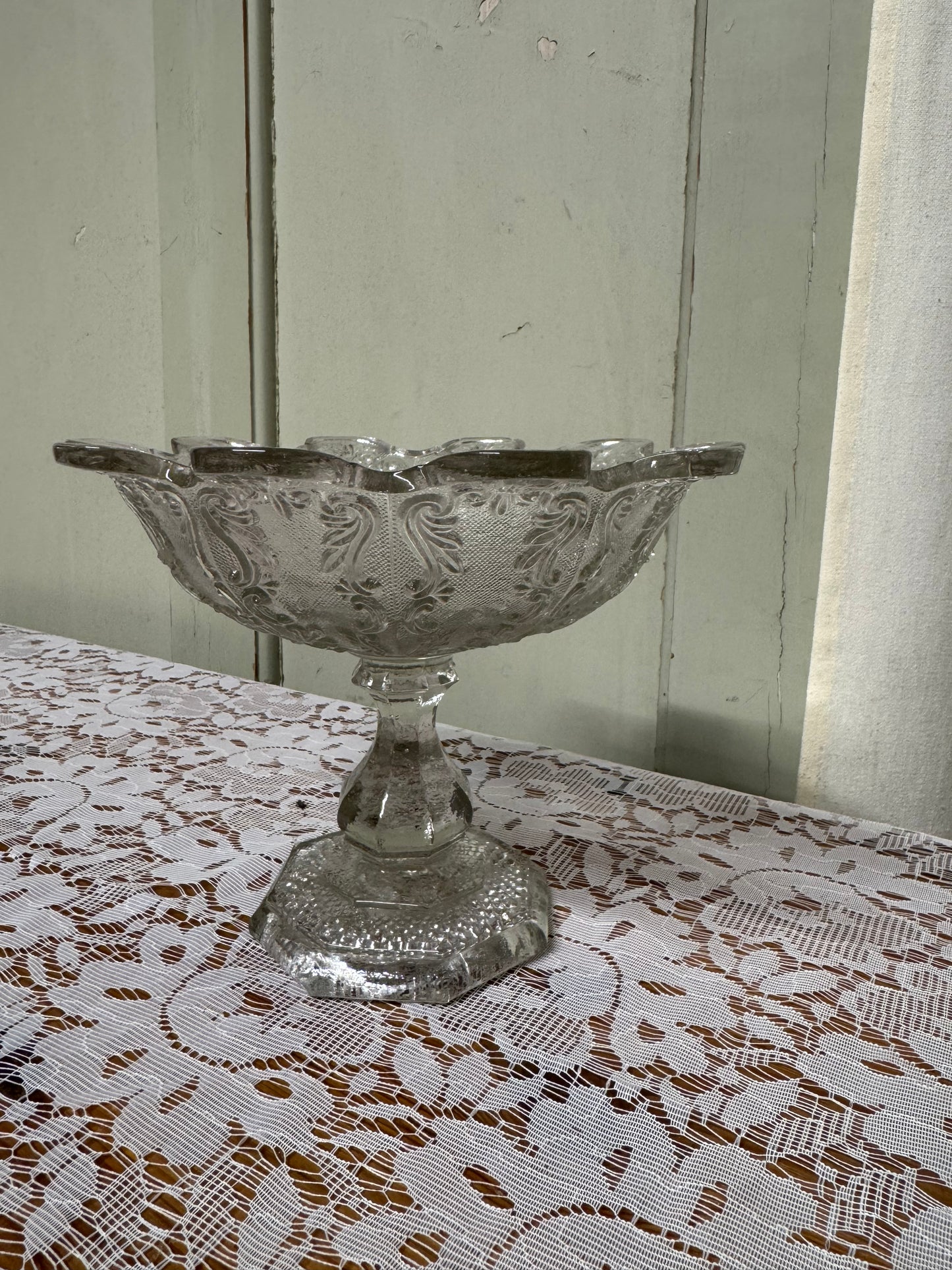 Skål på fot Reijmyre 1800-tal pressglas