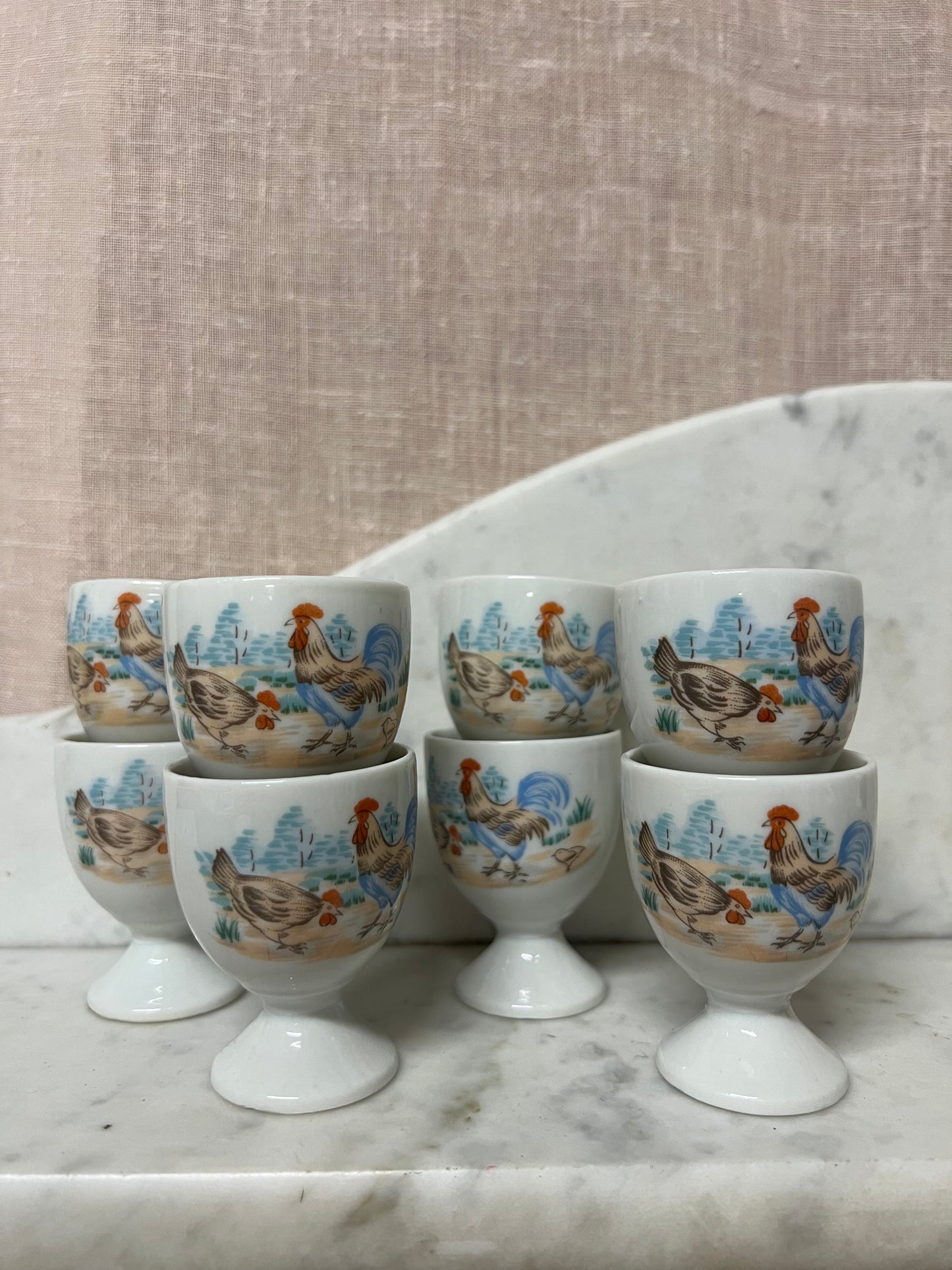 8 äggkoppar på fot