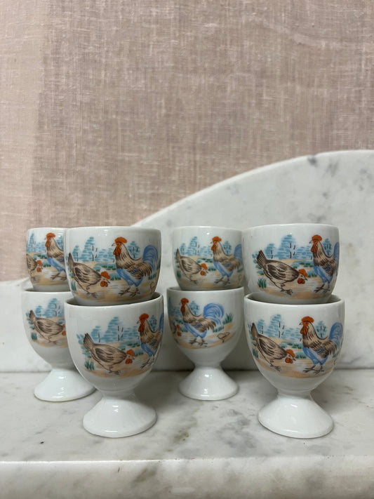 8 äggkoppar på fot