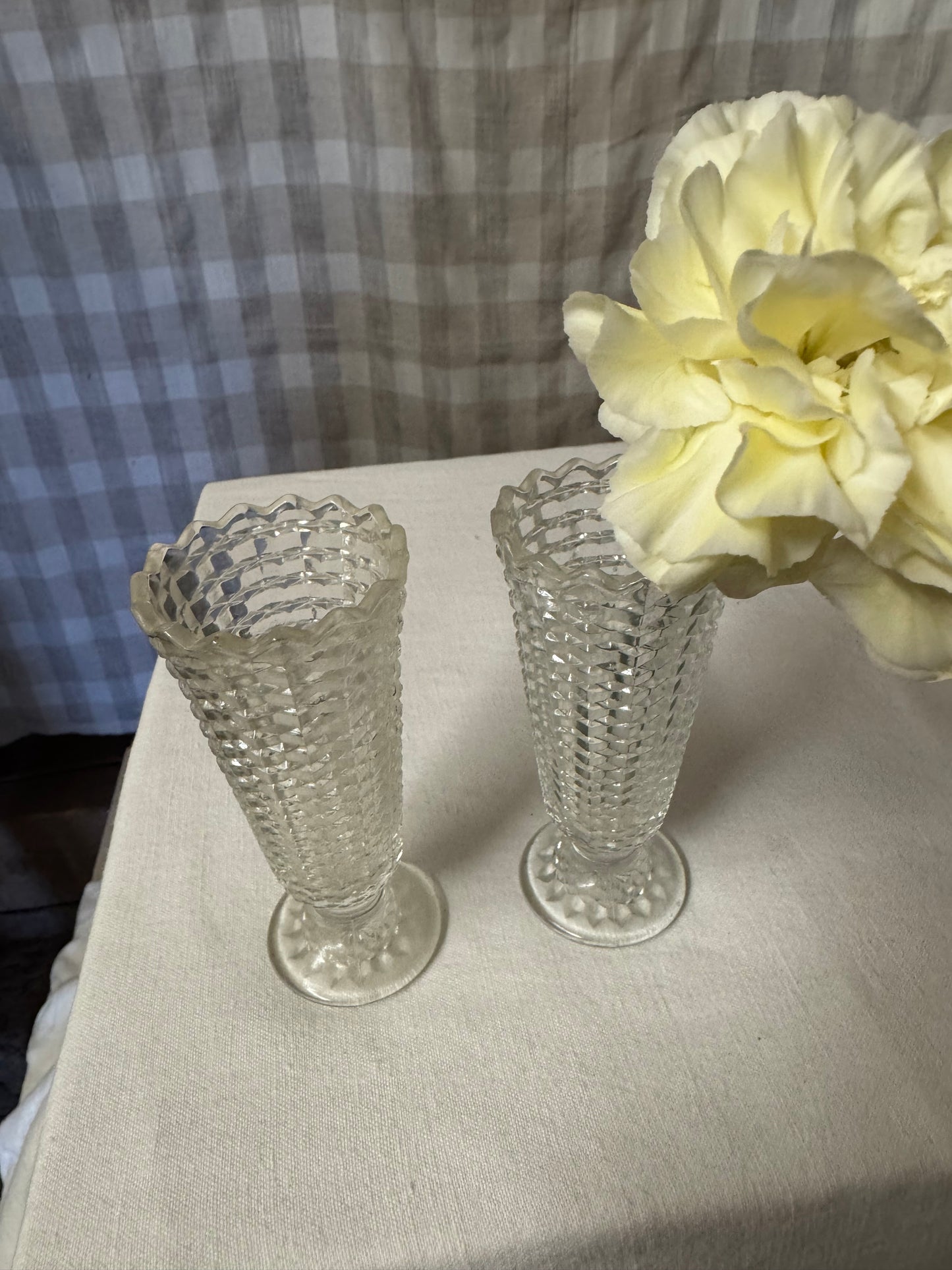 2st småvaser i pressglas