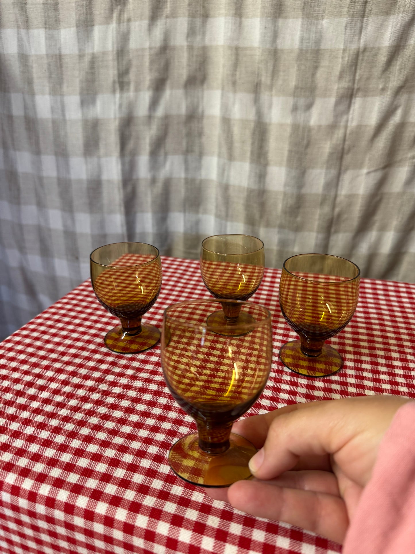 Bärnstensfärgade glas på fot, 6st