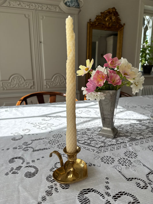 Äldre kammarljusstake i mässing, hjärtformad