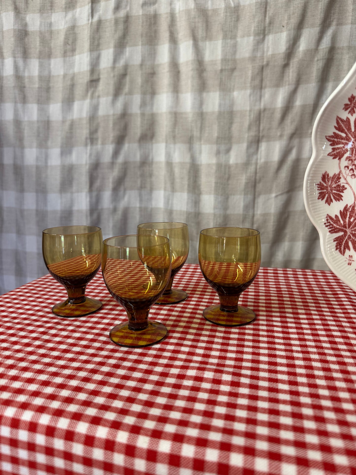 Bärnstensfärgade glas på fot, 6st