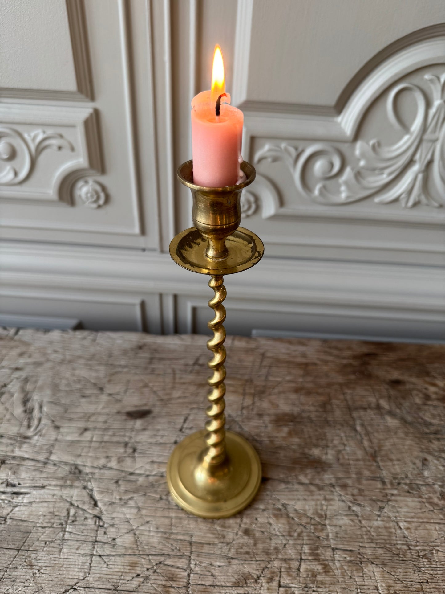 Swirlad mässingsljusstake