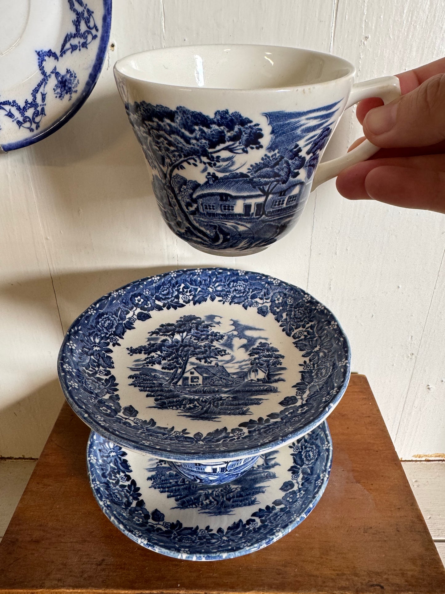 Paret kaffekoppar med fat