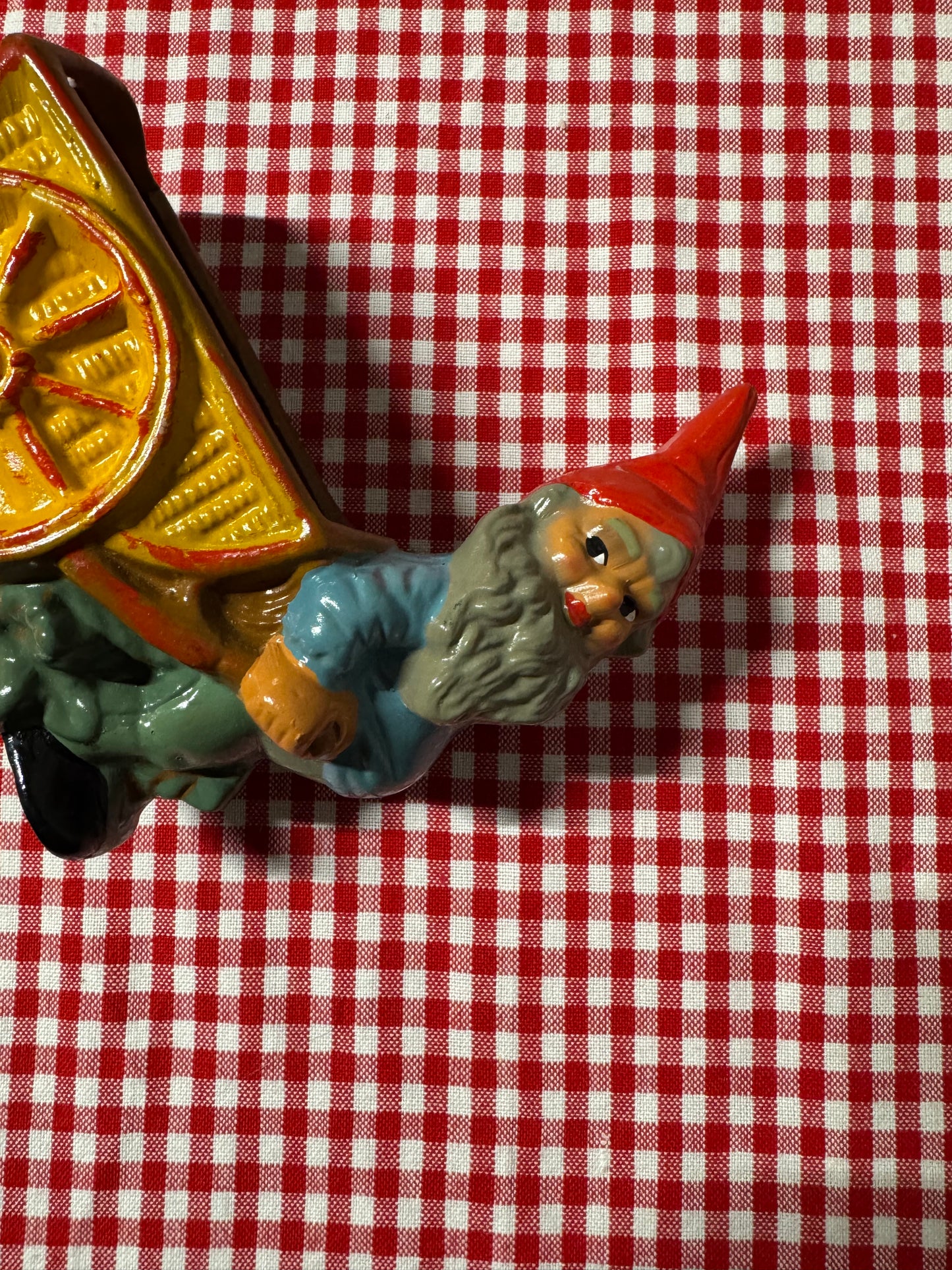 Äldre tomte med kärra i terrakotta W Germany 50/60-tal