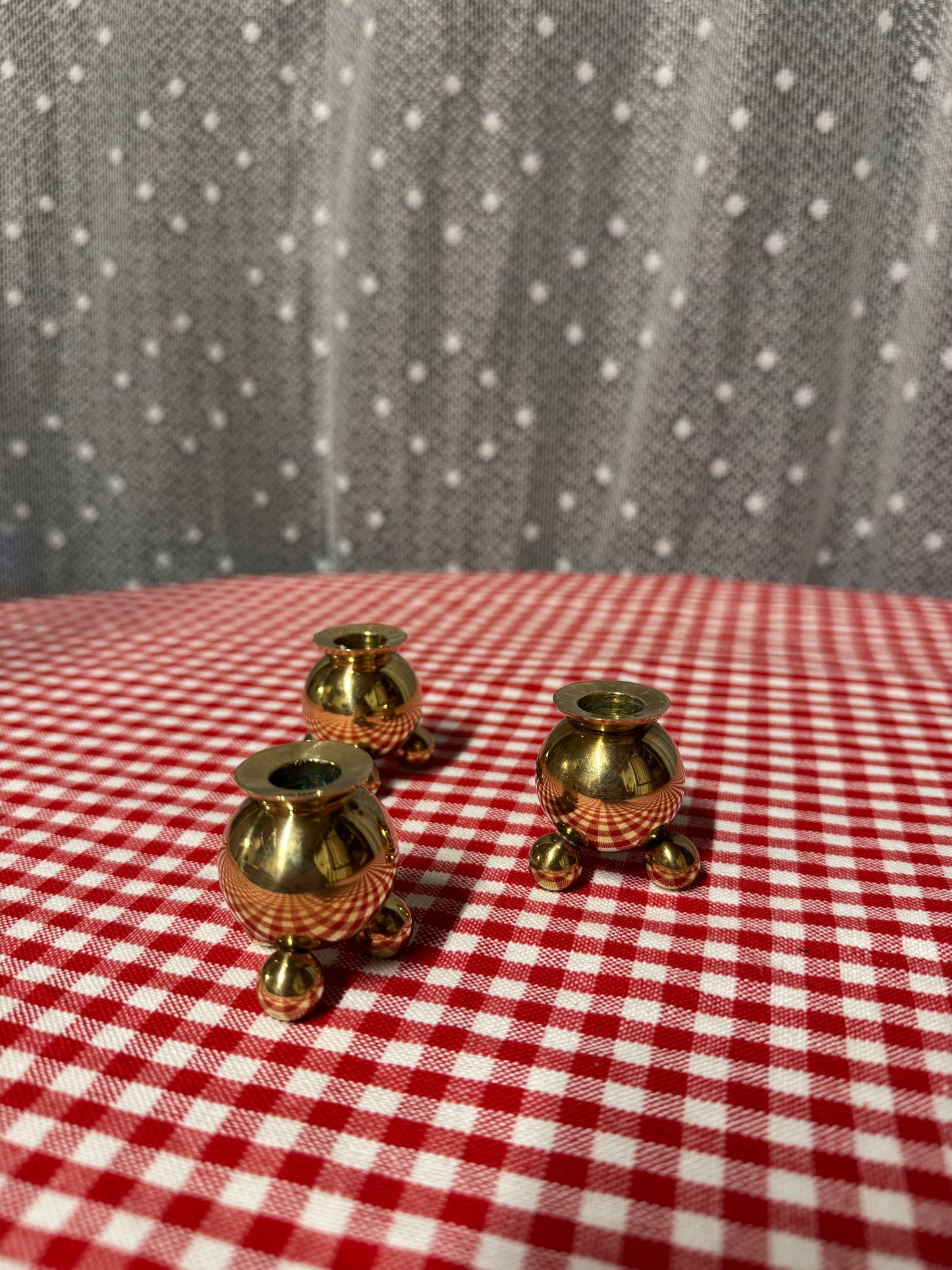 3 st mindre kulljusstakar i mässing