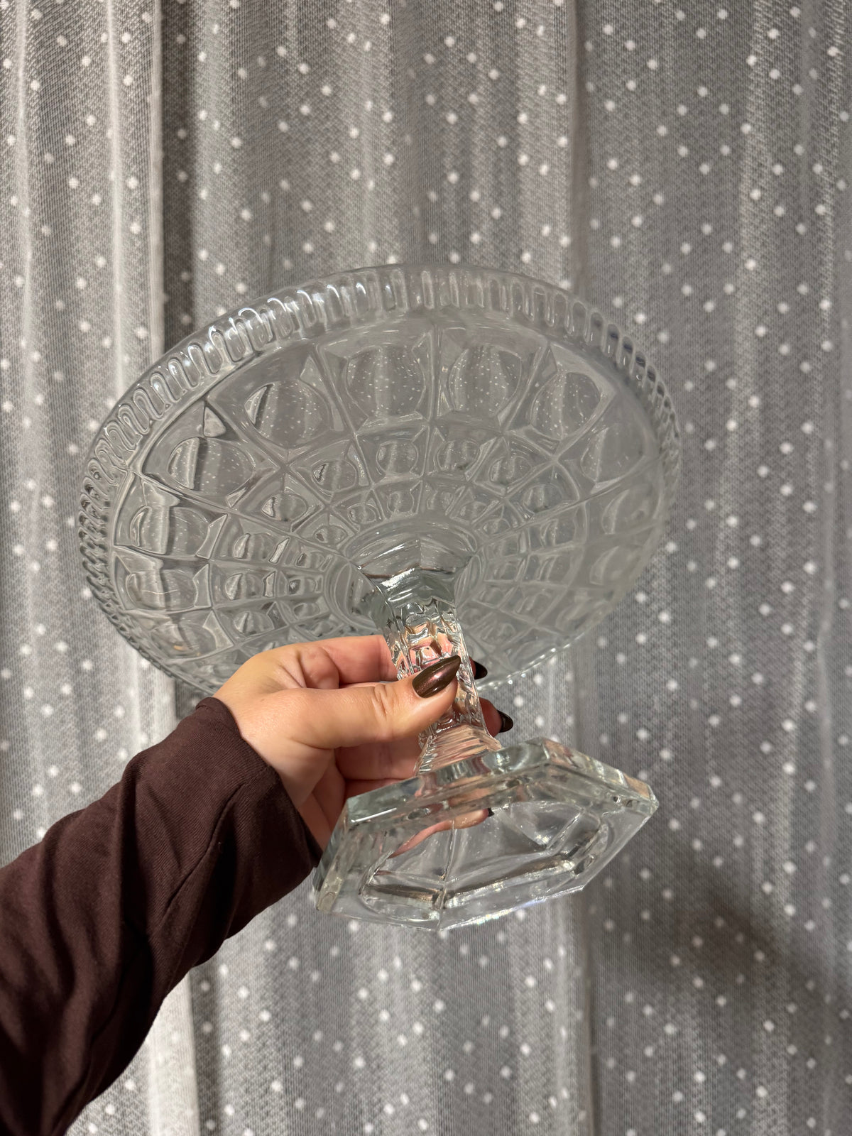 Tårtfat på fot i glas