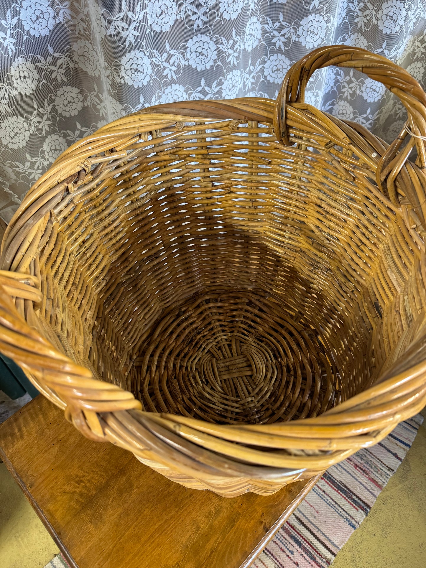 Stor korg med handtag