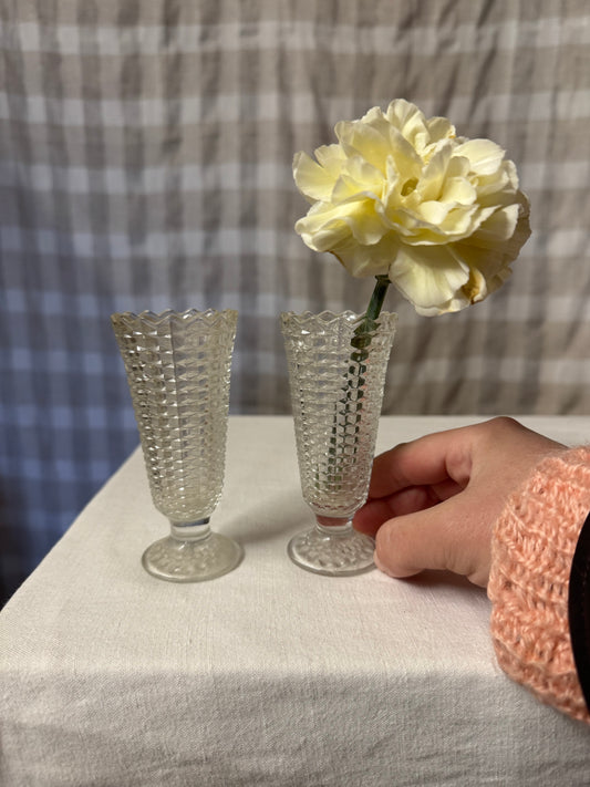 2st småvaser i pressglas