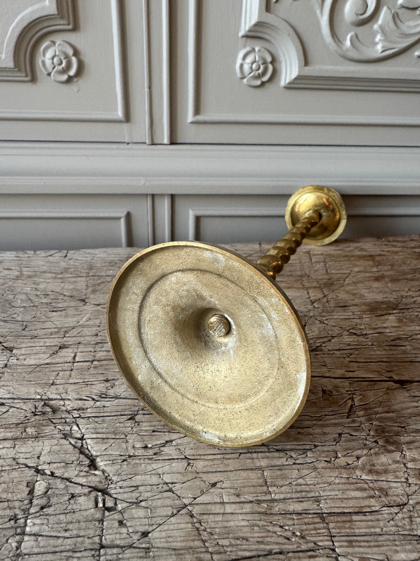 Swirlad mässingsljusstake