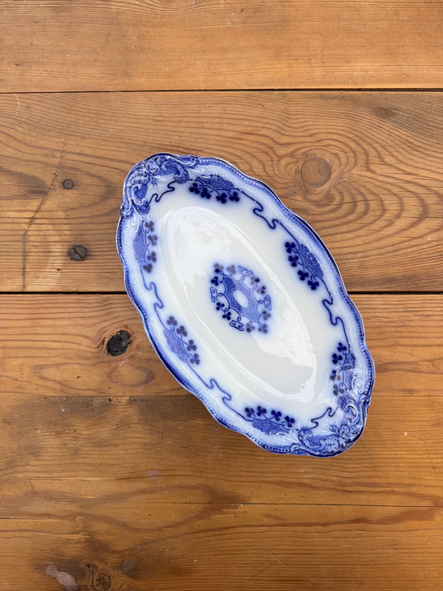 Mindre uppläggningsfat flintgods, "Lorne", Grindley, England