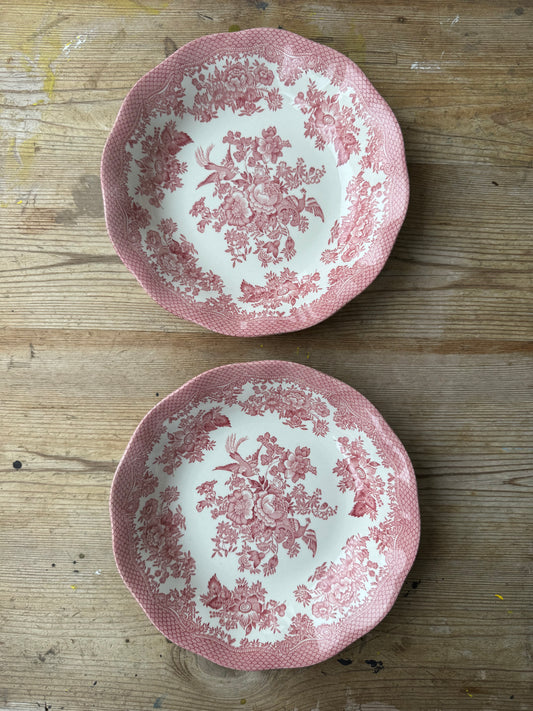 2st skålar/djupa fat i rött porslin Asiatic pheasants