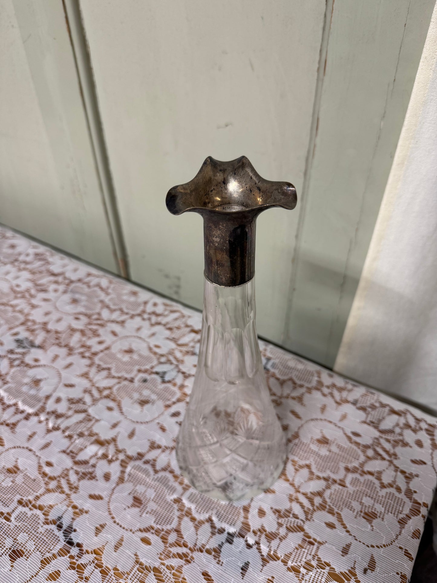 Glasvas med vågat nysilver upptill, mellan