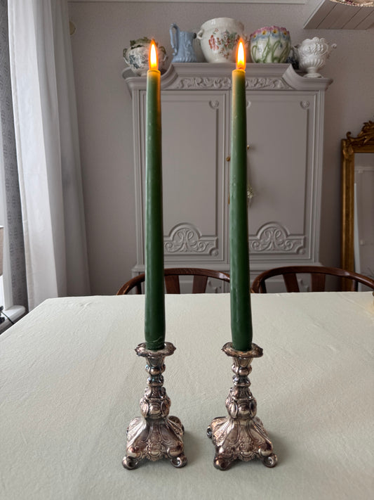 Paret ljusstakar i nysilver