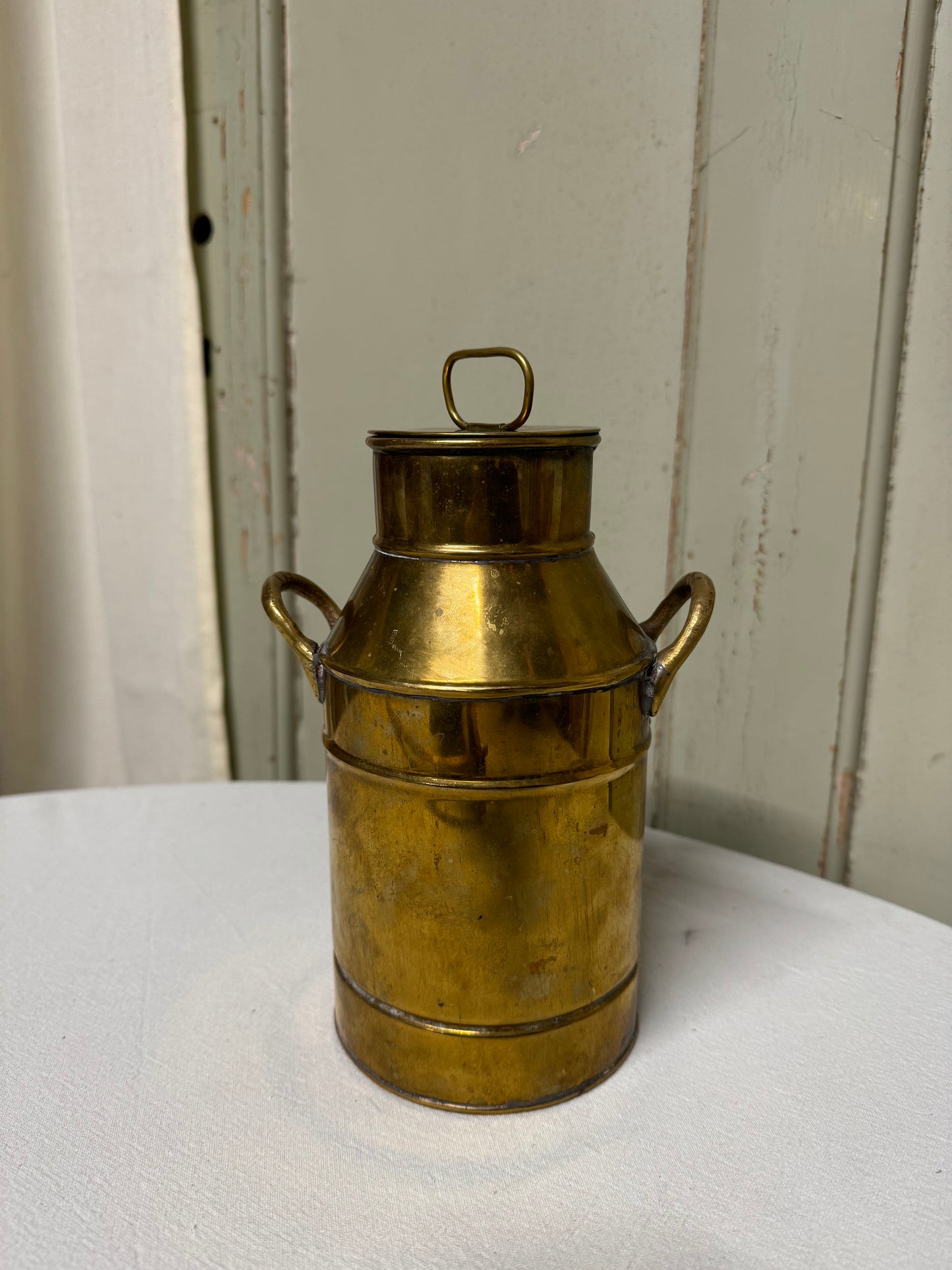 Mjökkanna i mässing