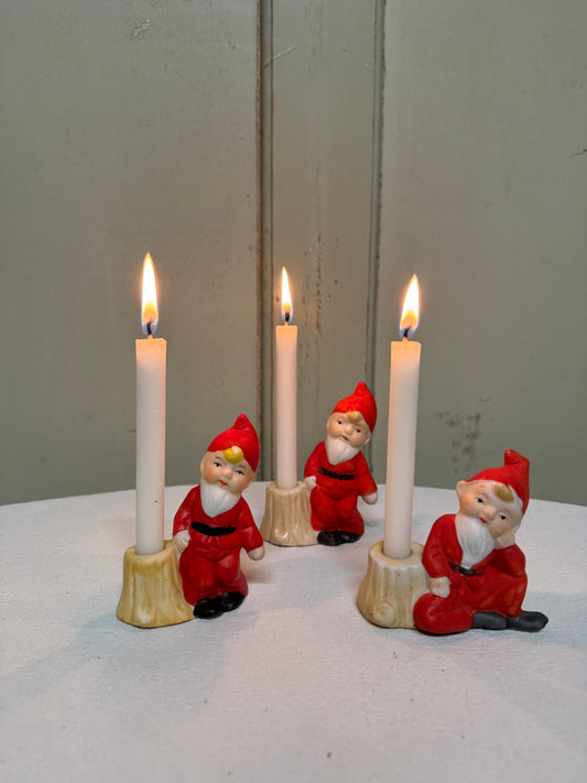 Triss i tomteljusstakar för julgransljus