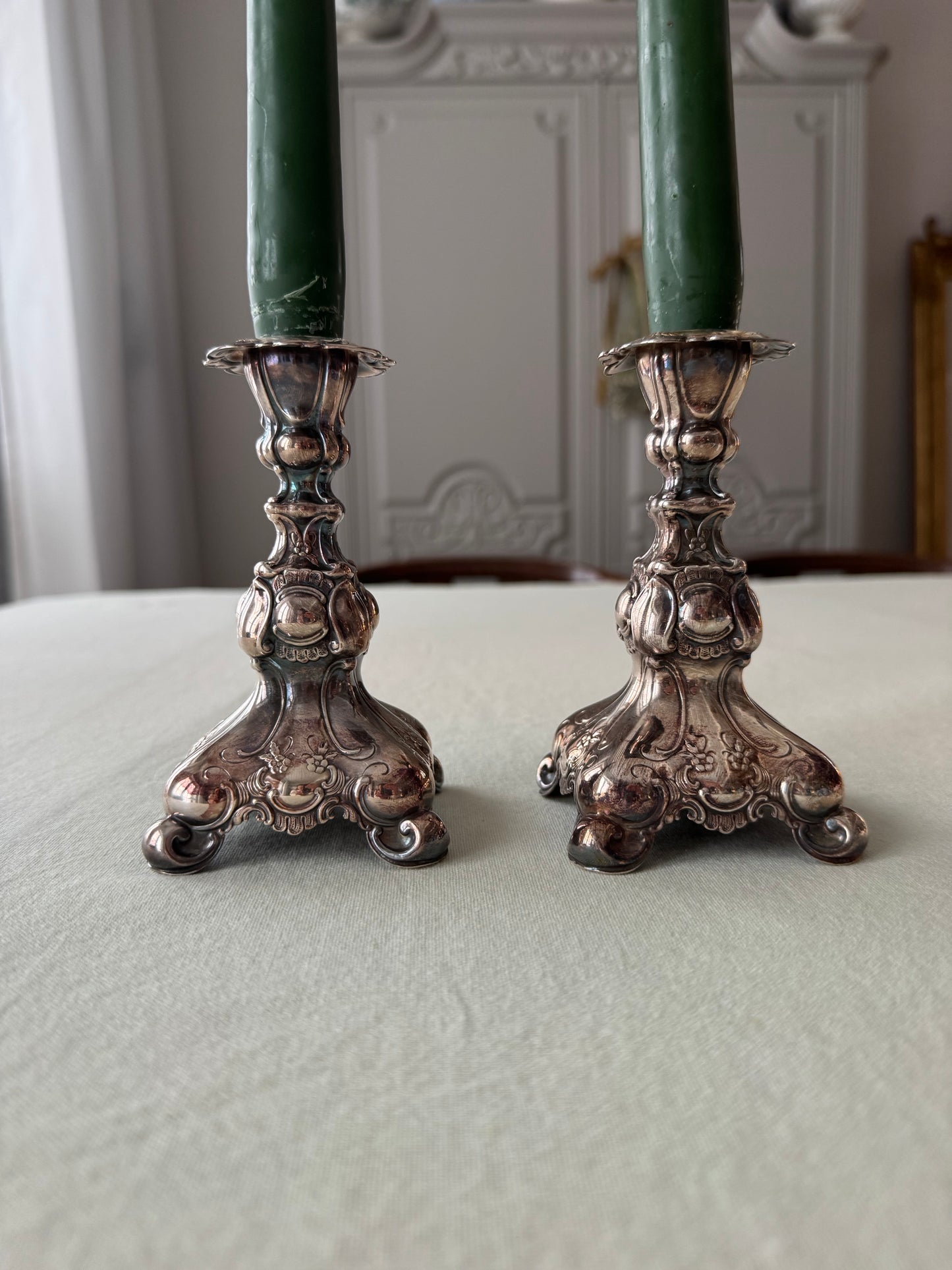 Paret ljusstakar i nysilver