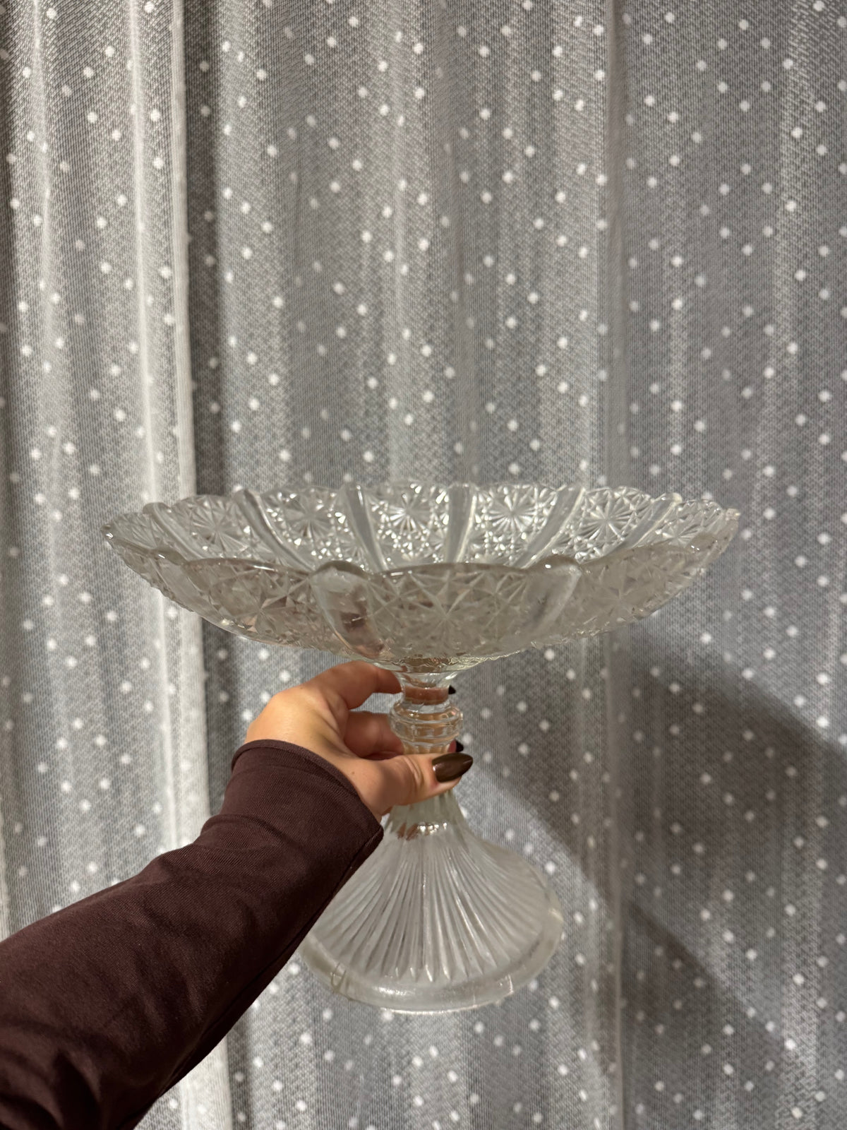 Skål på fot i glas