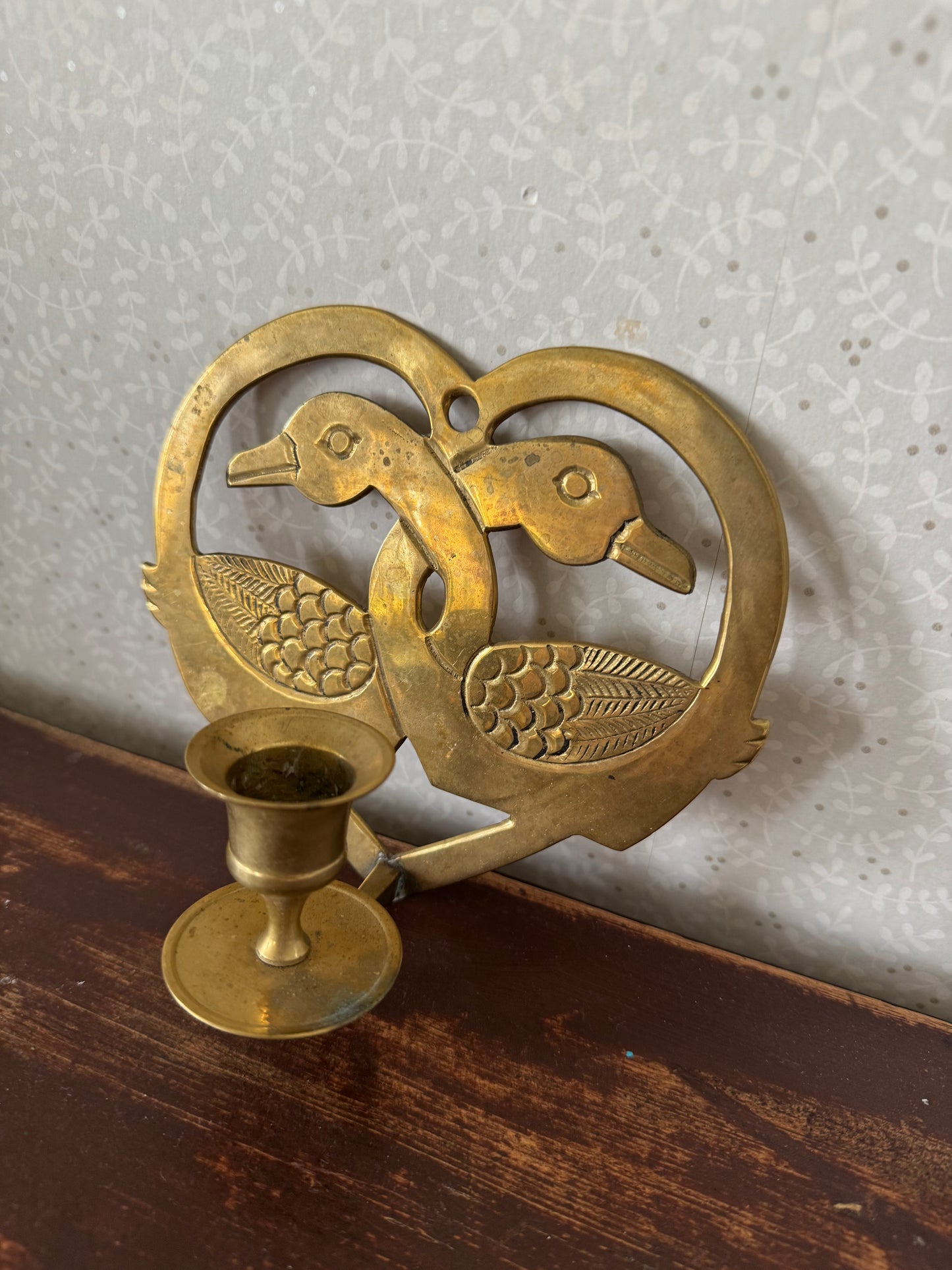 Väggljusstake i mässing, svanar