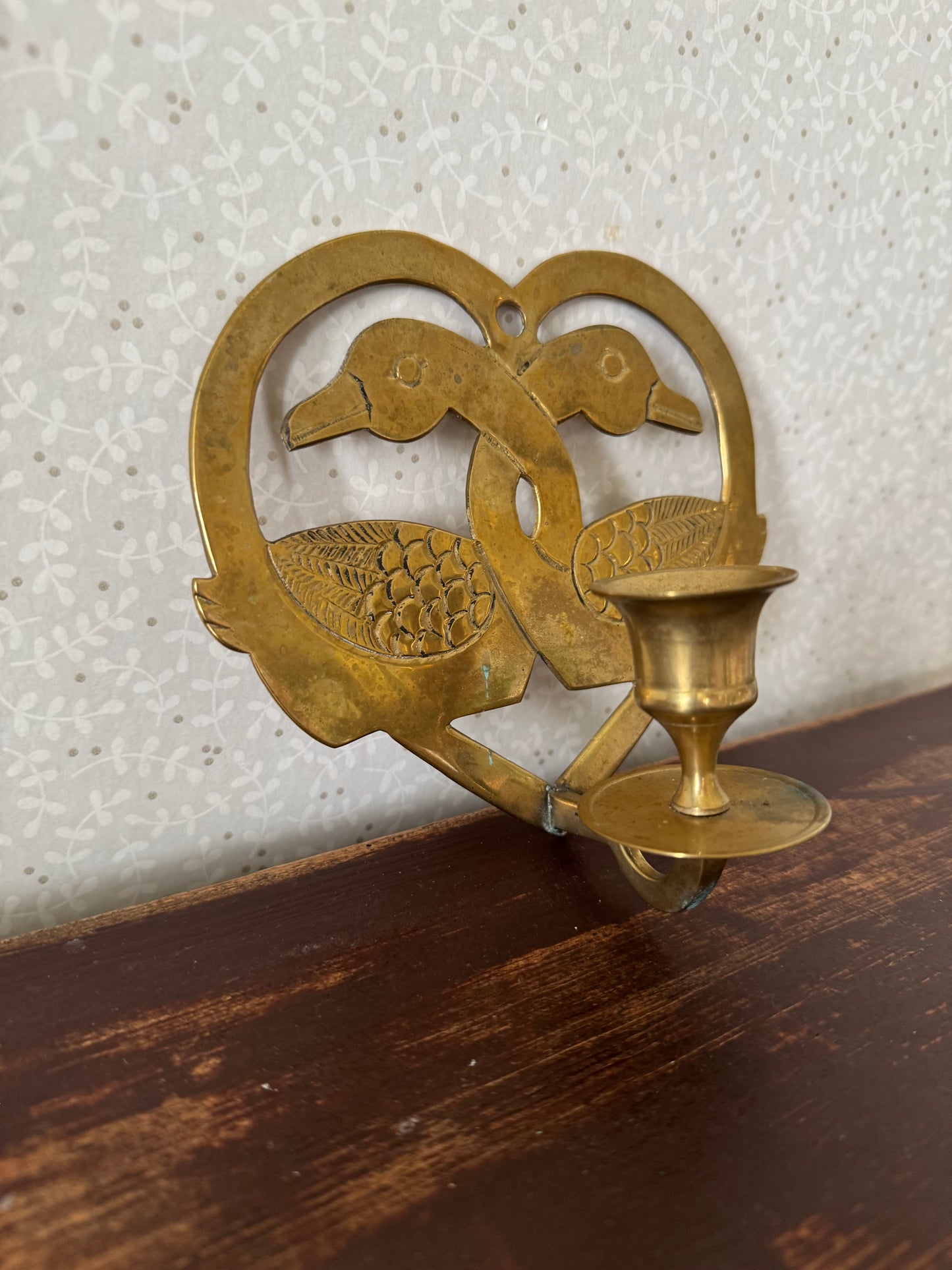 Väggljusstake i mässing, svanar