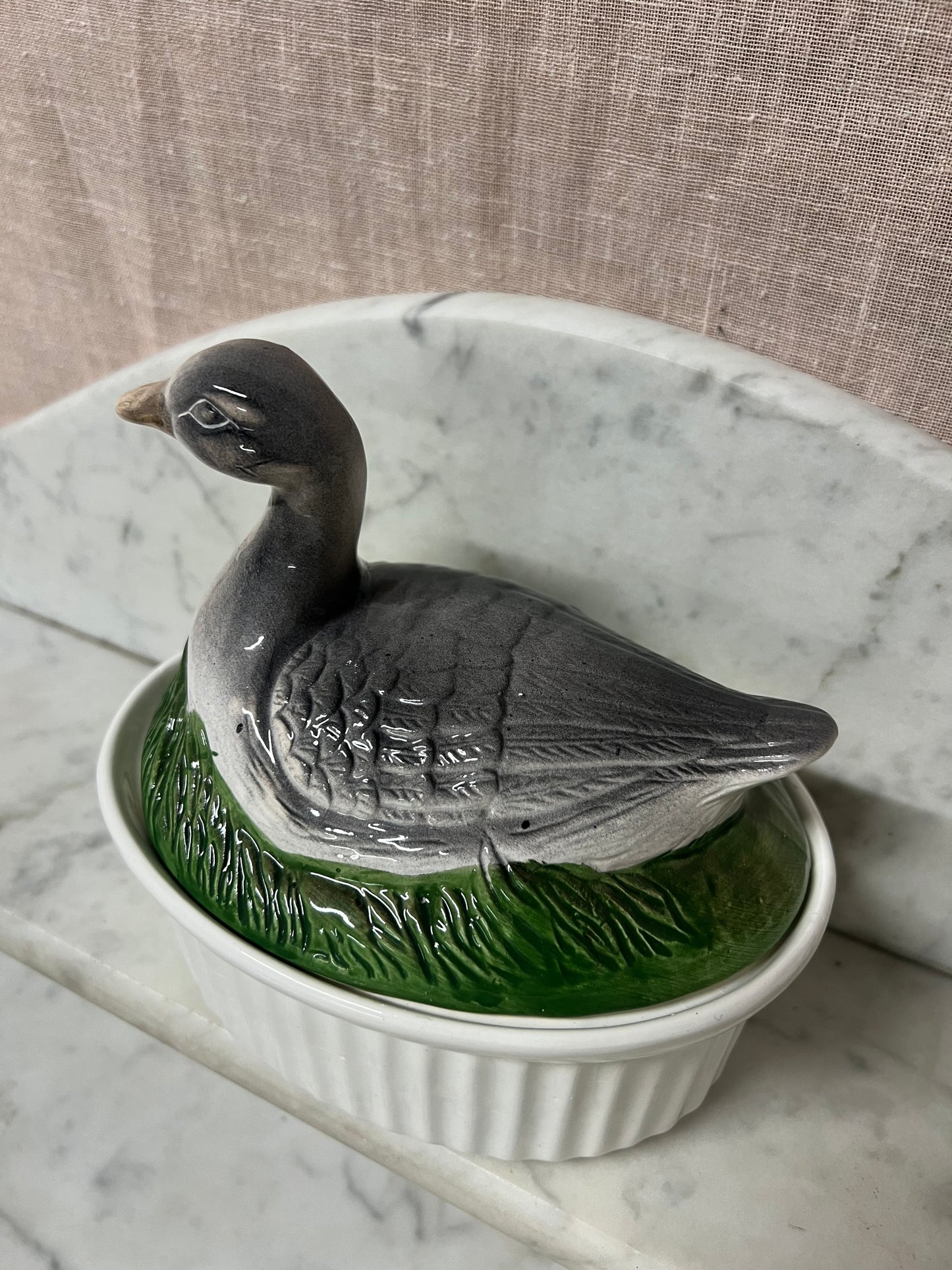 And - äggömma i porslin