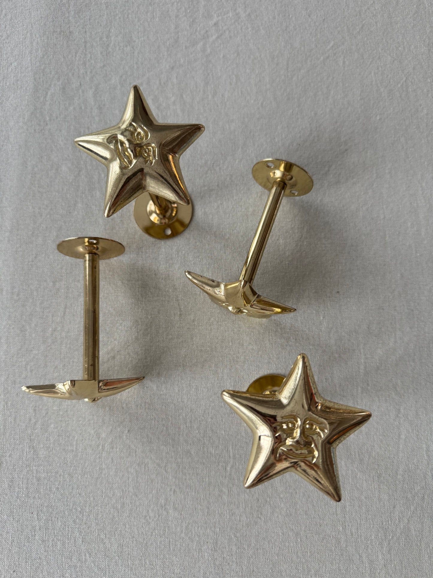 4st gardinkrokar guldiga stjärnor