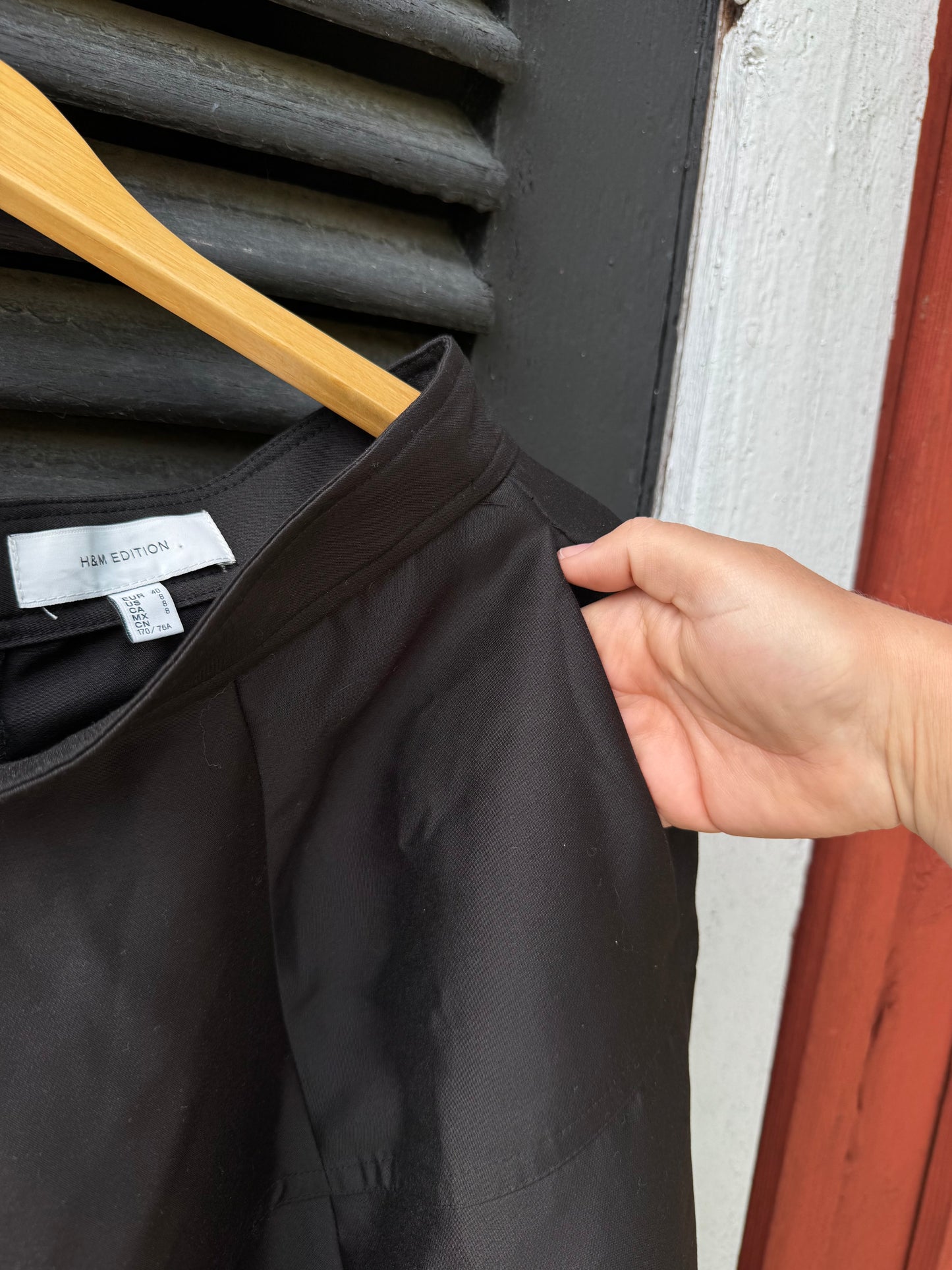 Svart kjol med vidd H&M studio